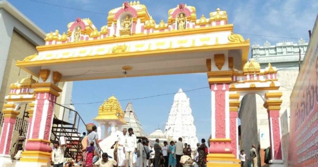 Tiruchanur Padmavati Devi Temple Timings 2026: Darshan, Seva & Booking Guide 